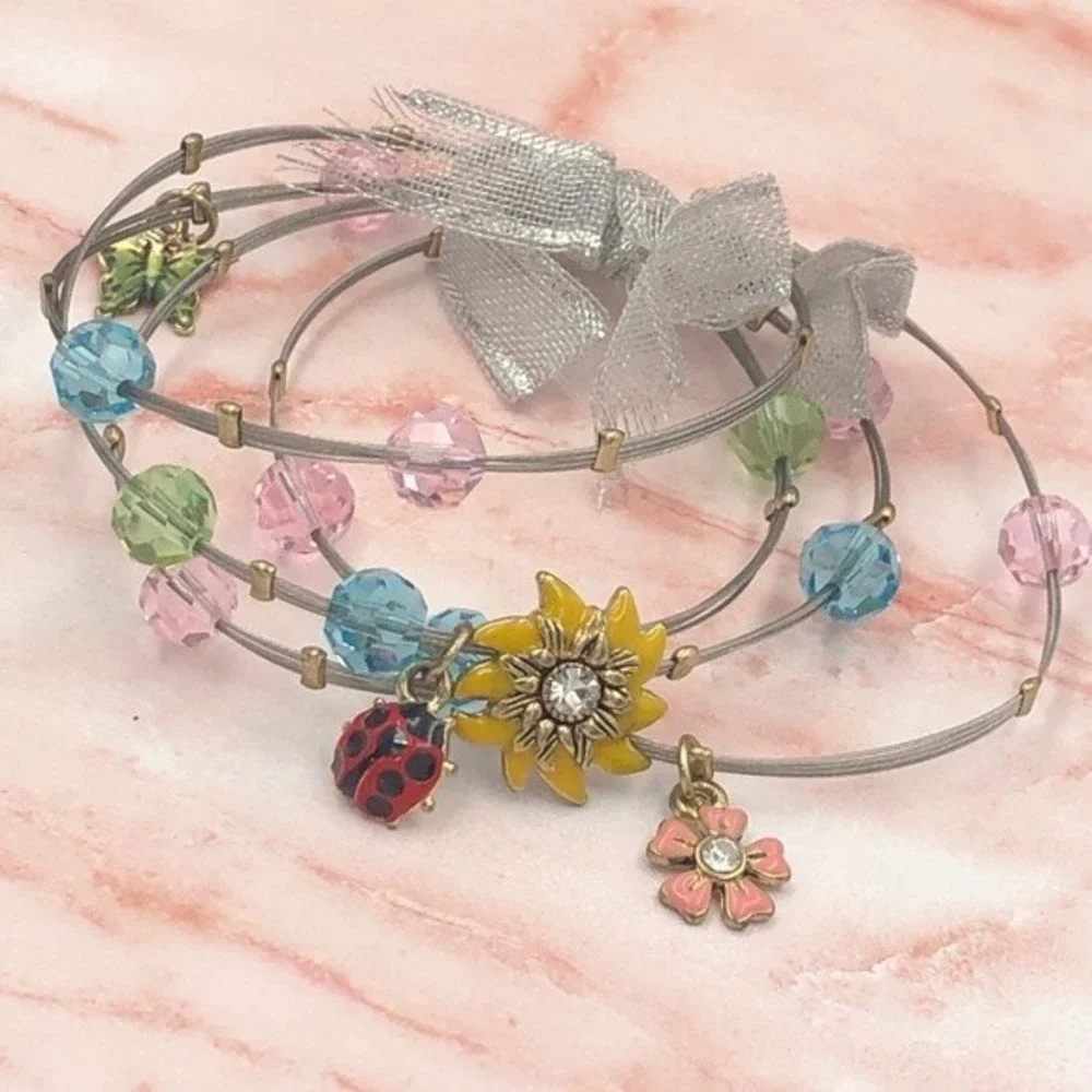 🌼 Flowers Ladybug Charm Silver Illusion Wire Bracelets